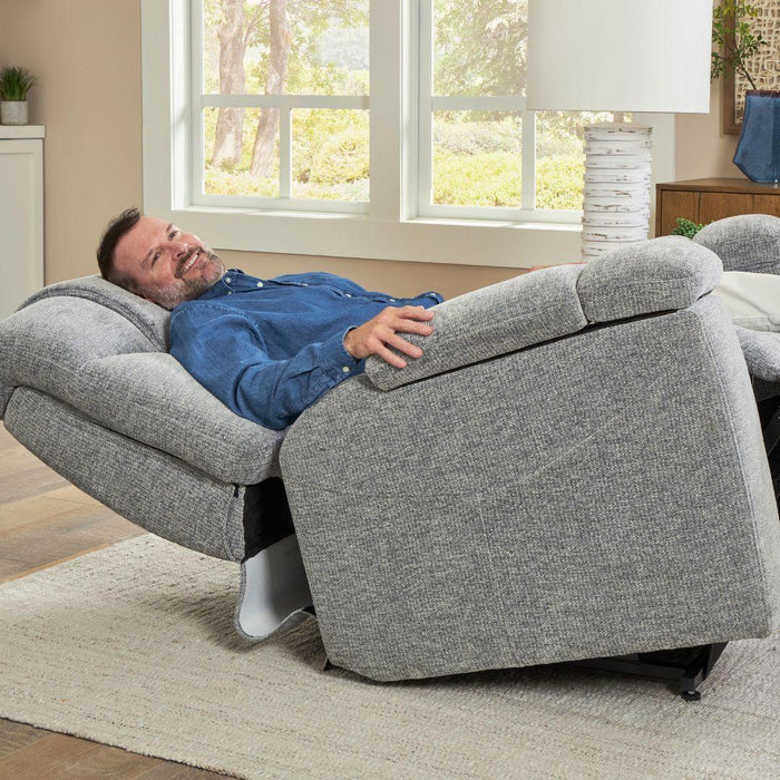 UltraComfort Venice UC477 Medium Power Lift Chair Recliner