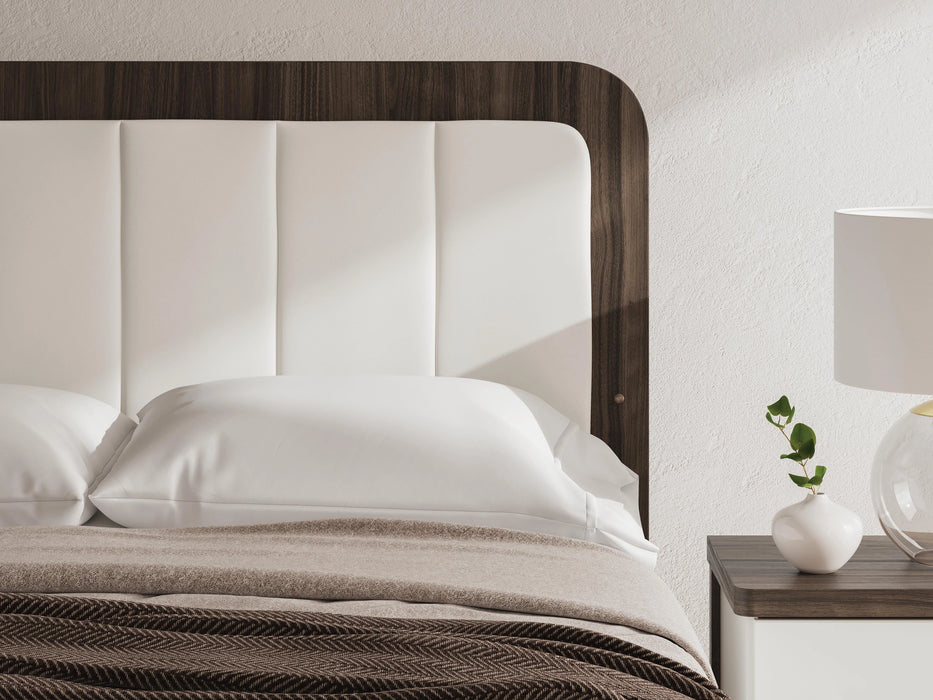 Kendanport Upholstered Bed