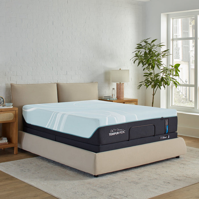 Tempur-Pedic LuxeAdapt Soft 13" Mattress