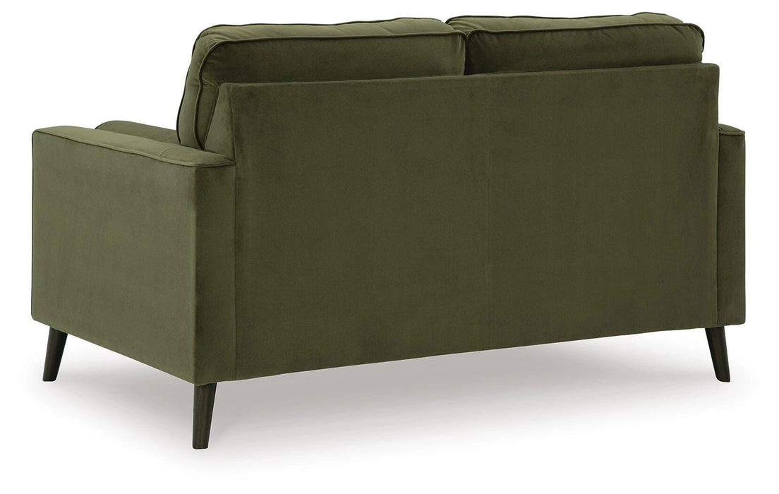 Reveon Lakes Loveseat