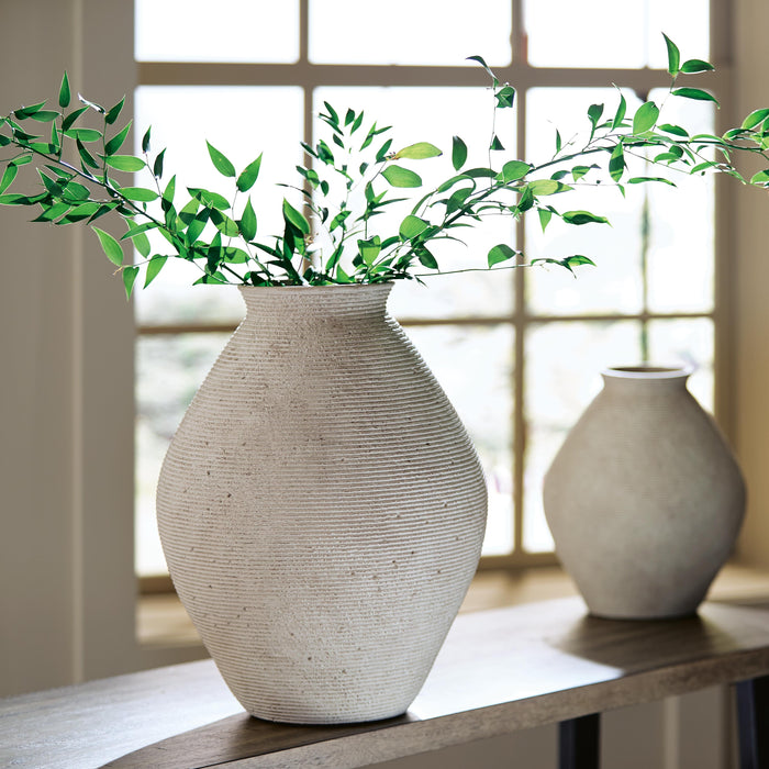 Hannela Vase - LasVegasFurnitureOnline.com