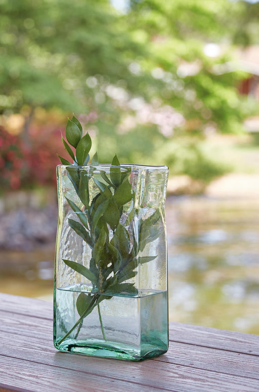Taylow Vase - LasVegasFurnitureOnline.com