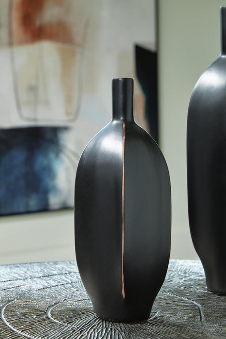 Rhaveney Vase - LasVegasFurnitureOnline.com
