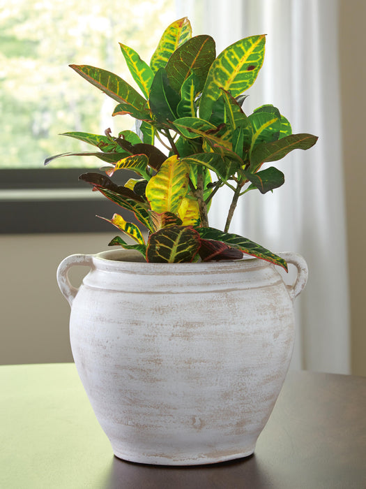Meadie Vase - LasVegasFurnitureOnline.com