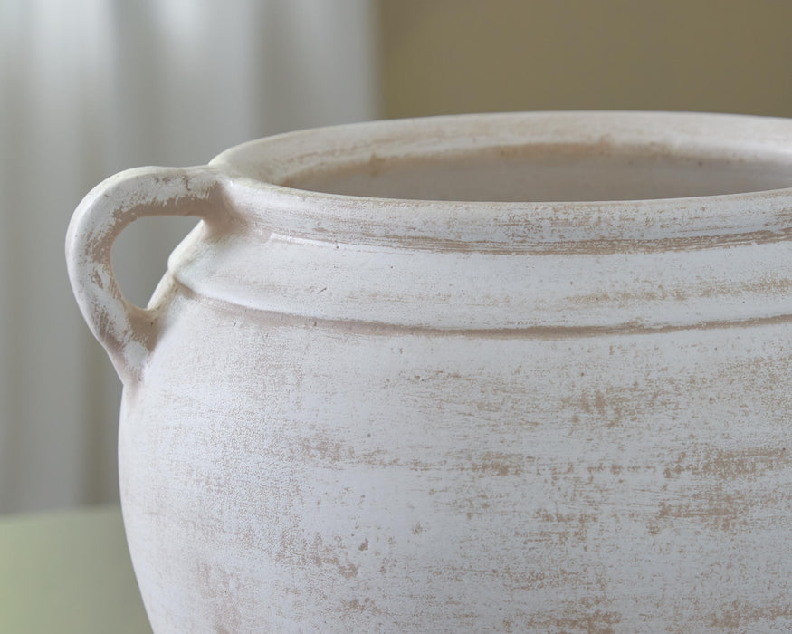 Meadie Vase - LasVegasFurnitureOnline.com