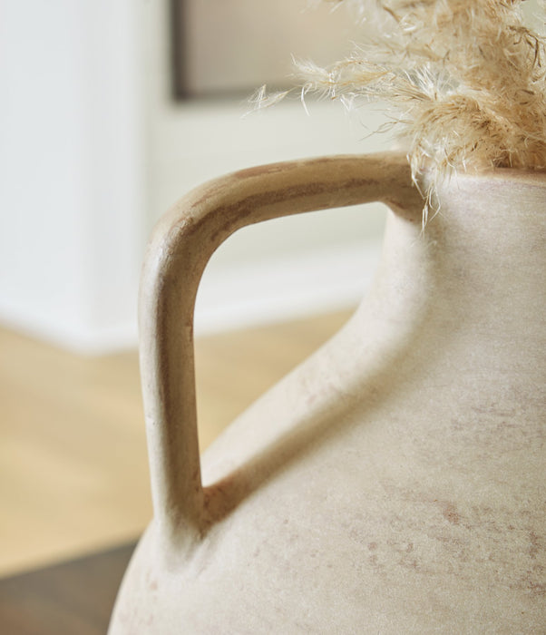 Justy Vase - LasVegasFurnitureOnline.com