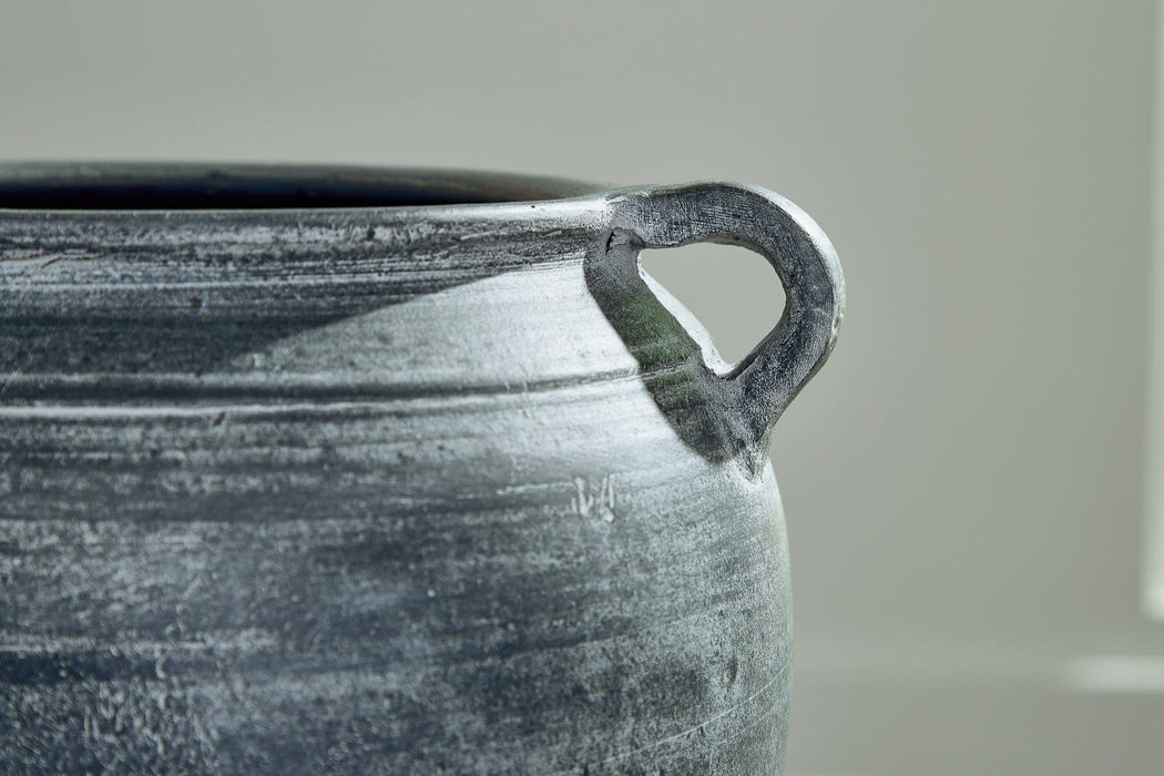 Meadie Vase - LasVegasFurnitureOnline.com