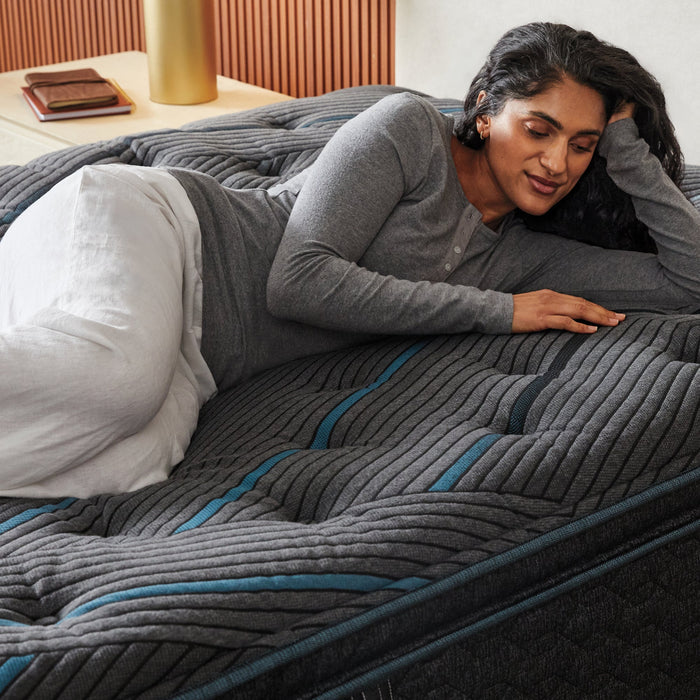 Beautyrest Core Level Two Medium-Firm Pillow Top Mattress