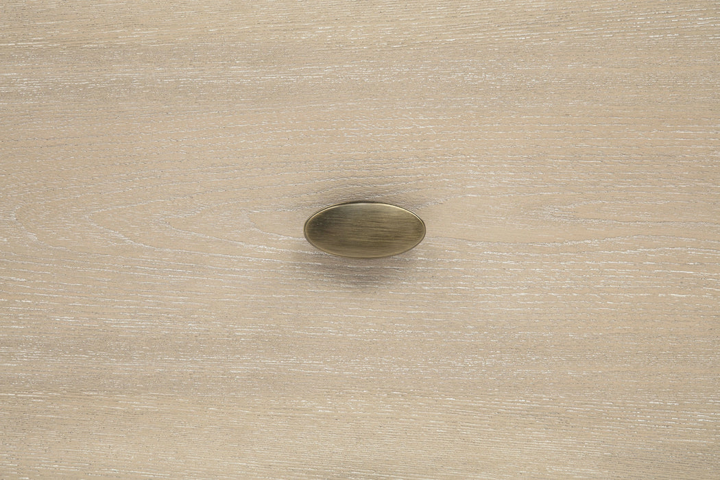 Lucaire Dresser