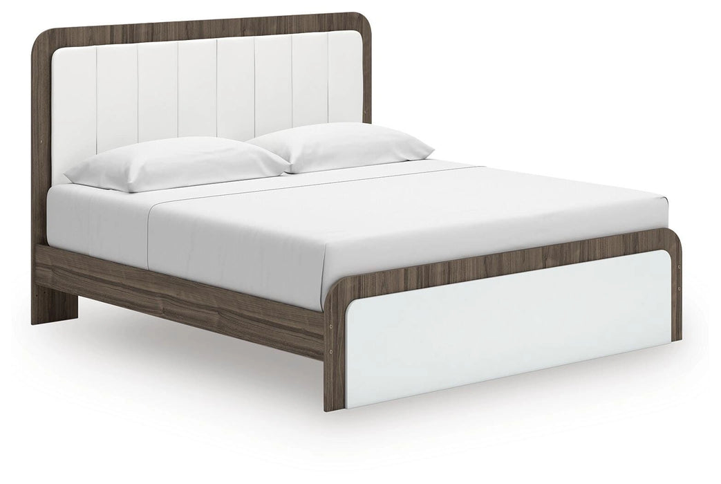 Kendanport Upholstered Bed