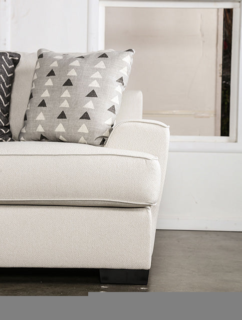 Hyde Park Loveseat w/ Pillows